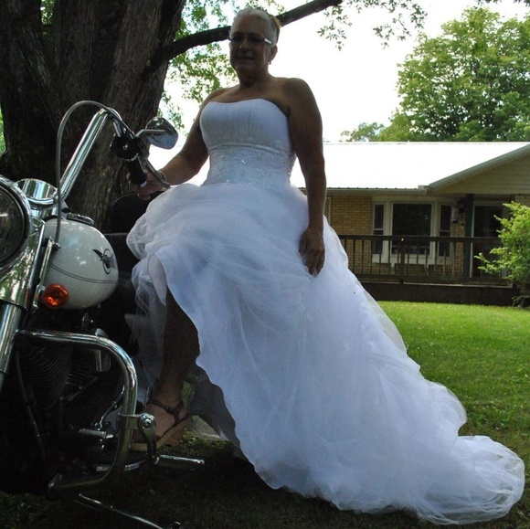 Meet your Posher, Tana - Picture 2 of 2